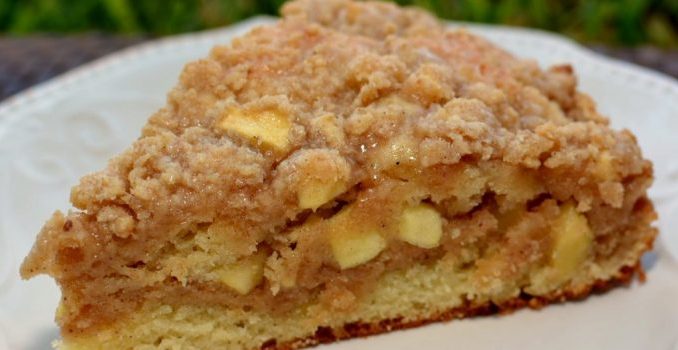 Apfel-Blechkuchen-mit-Zimt-Streuseln