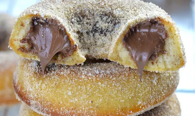 Donuts-gefüllt-mit-Nutella-aus-dem-Backofen-