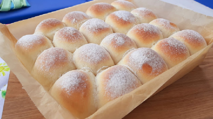 Flaumige-Wolkchen-–-Buchteln-aus-dem-Backofen