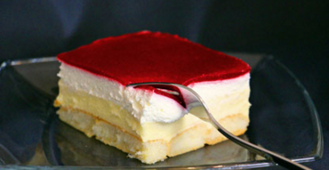Himbeer-Puddingcreme-Schnitten-Kuchen-ohne-Backen