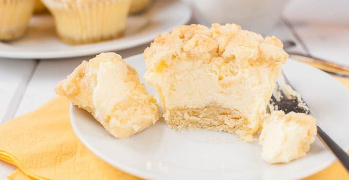 Käsekuchen-Muffins-mit-Streuseln