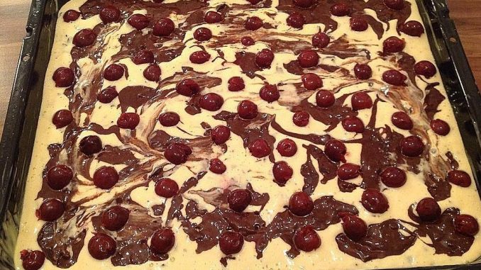 Marmorblechkuchen-mit-Kirschen-super-lecker