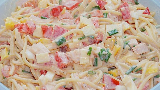 Spaghettisalat-mit-Putenbrust-und-Käse