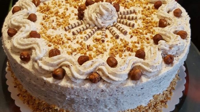 Sahne-Nuss-Torte