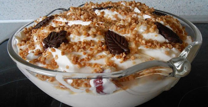 Suse-Dessert-mit-Mascarpone-und-Sauerkirschen