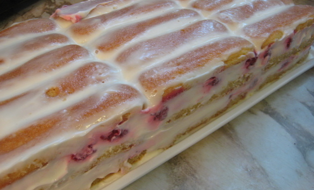 Unvergangliches-Saure-Sahne-Dessert-ohne-Backen-in-5-Minuten-zubereitet