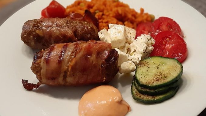 cevapcici-im-speckmantel