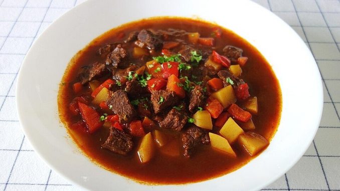 deftige-gulaschsuppe