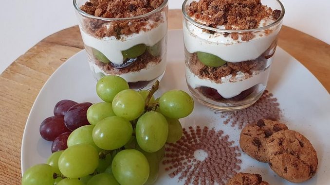 dessert-mit-weintrauben