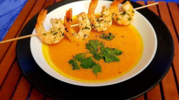 kuerbissuppe-mit-ingwer-und-kokosmilch